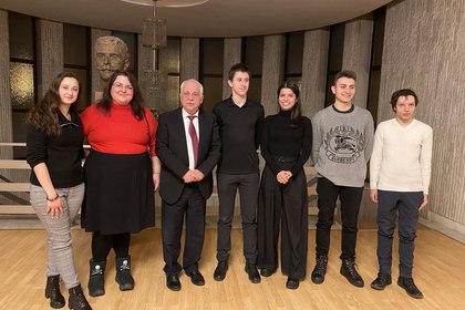 В навечерието на студентския празник бе проведена среща на Н. Пр. Атанас Кръстин с представители на студентската общност в Москва